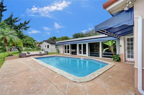 14020 Cypress Ct, Miami Lakes, FL 33014 photo 22