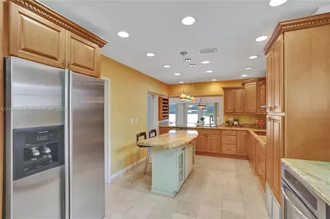 14020 Cypress Ct, Miami Lakes, FL 33014 photo 9