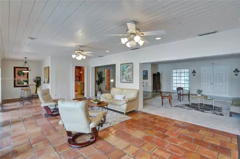 14020 Cypress Ct, Miami Lakes, FL 33014 photo 12