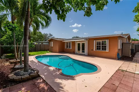 8661 NW 24th Pl, Sunrise, FL 33322