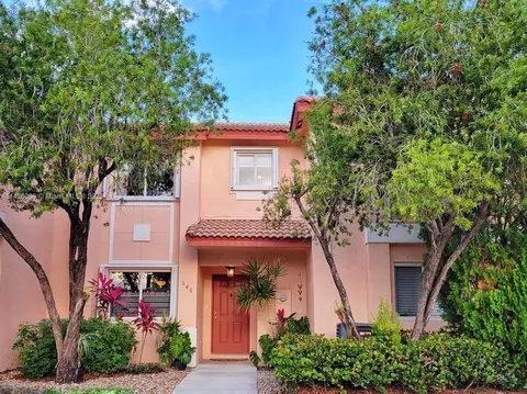 546 NW 208th Way, Pembroke Pines, FL 33029