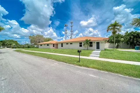 9555 SW 40th Ter, Miami, FL 33165
