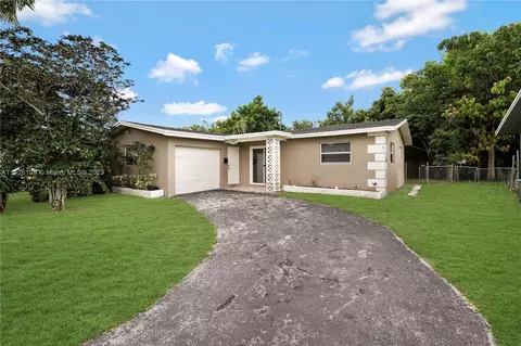 5840 NW 18th Ct, Sunrise, FL 33313