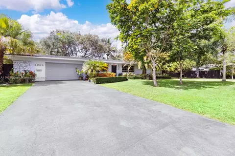 8200 SW 162nd St, Palmetto Bay, FL 33157