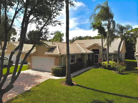 5367 Grande Palm Cir, Delray Beach, FL 33484