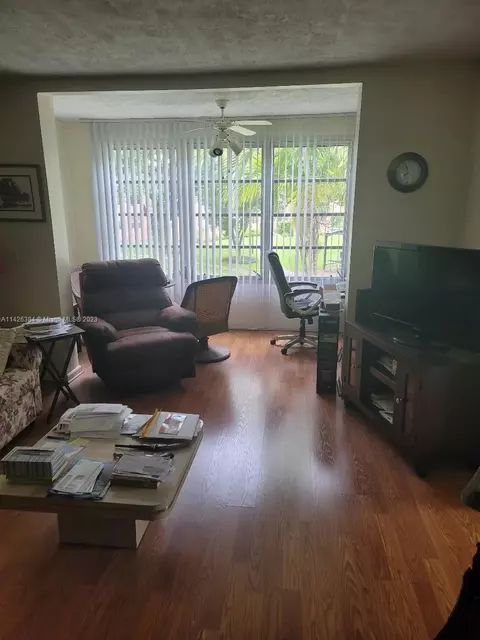 2801 Somerset Dr #201, Lauderdale Lakes, FL 33311