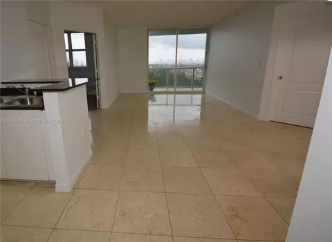 5077 NW 7th St #1015, Miami, FL 33126