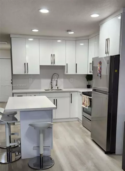 6675 W 4th Ave #217, Hialeah, FL 33012
