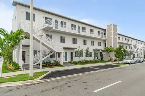 10270 NW 66 St #302, Doral, FL 33178