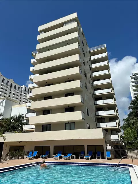 1621 Collins Ave #205, Miami Beach, FL 33139