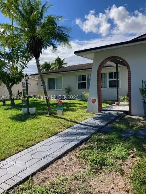 1840 N Hiatus Rd, Pembroke Pines, FL 33026