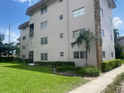 8121 SW 24th Ct #101, Davie, FL 33324