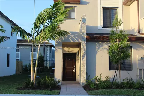 321 NE 208th Ter, Miami, FL 33179