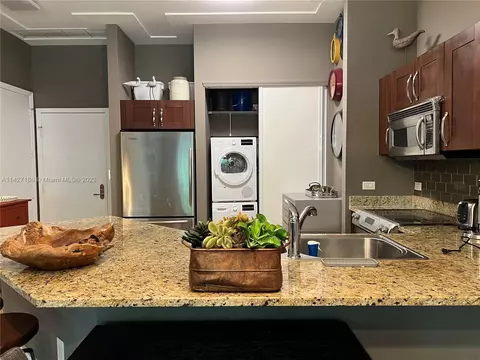 20000 E Country Club Dr #114, Aventura, FL 33180