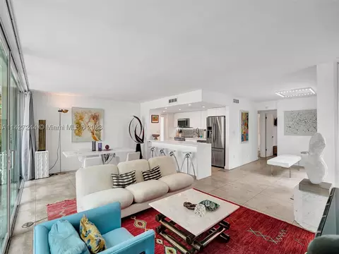 2201 Tequesta Ln, Miami, FL 33133
