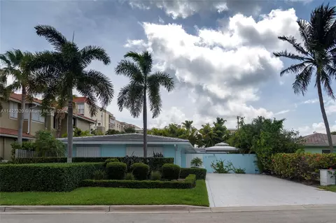 4618 Seagrape Dr, Lauderdale By The Sea, FL 33308