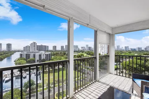 3375 N Country Club Dr #1104, Aventura, FL 33180
