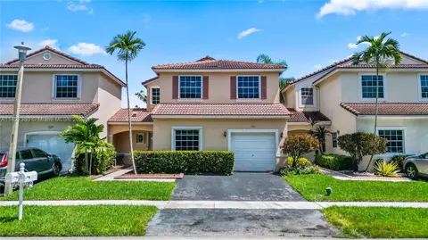 17301 NW 6th St #17301, Pembroke Pines, FL 33029