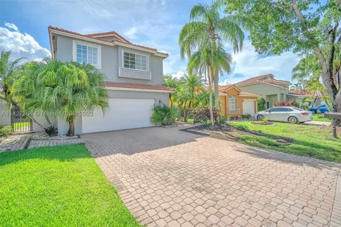 500 NW 107th Ave, Pembroke Pines, FL 33026