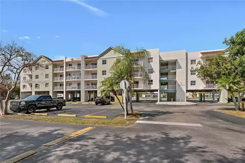 8260 SW 210th St #108, Cutler Bay, FL 33189