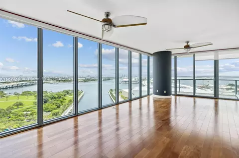 888 Biscayne Blvd #2208, Miami, FL 33132