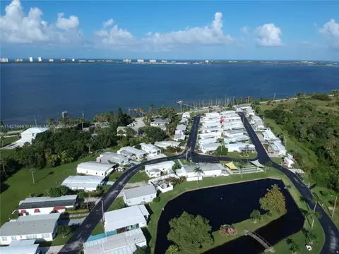 13827 S Indian River Dr Lot Num 50, Jensen Beach, FL 34957