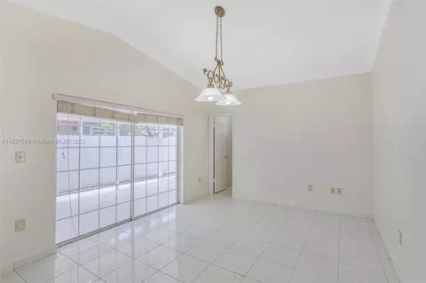 3202 W 77th Pl, Hialeah, FL 33018 photo 6