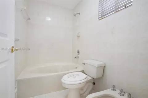 3202 W 77th Pl, Hialeah, FL 33018 photo 13