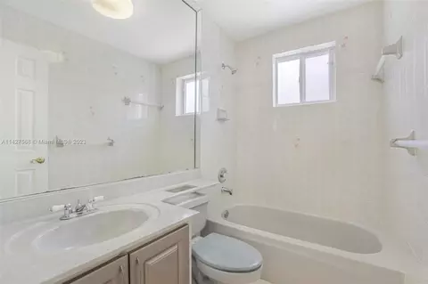 3202 W 77th Pl, Hialeah, FL 33018 photo 14