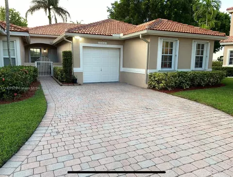 Undisclosed, Pembroke Pines, FL 33028