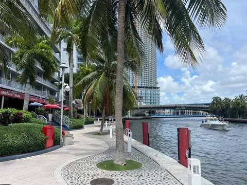 690 SW 1st Ct #2105, Miami, FL 33130
