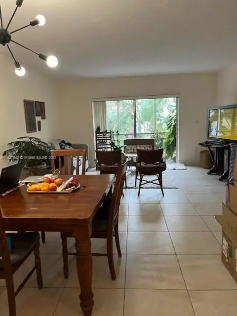 2640 NE 135th St #319, North Miami, FL 33181