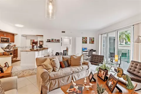 19900 E Country Club Dr #514, Aventura, FL 33180