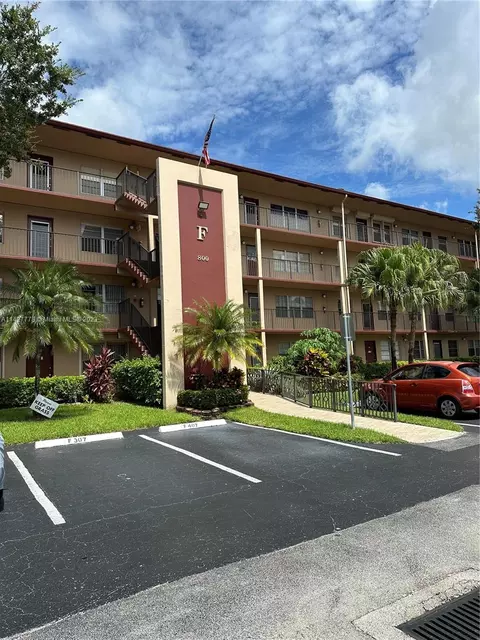800 SW 131st Ave #202F, Pembroke Pines, FL 33027