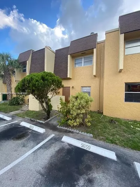 5659 Blueberry Ct #159, Lauderhill, FL 33313