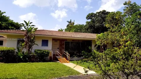 805 NE 115th St, Biscayne Park, FL 33161