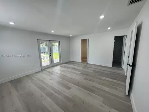 555 E 10th St, Hialeah, FL 33010 photo 20