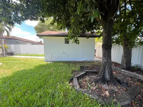 555 E 10th St, Hialeah, FL 33010 photo 27