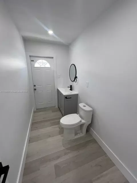 555 E 10th St, Hialeah, FL 33010 photo 13