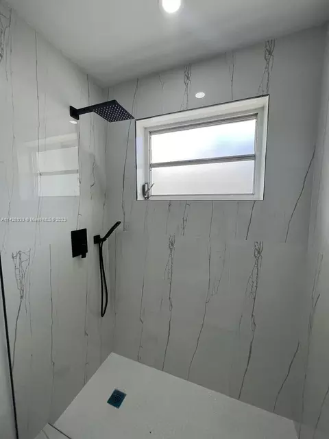 555 E 10th St, Hialeah, FL 33010 photo 19