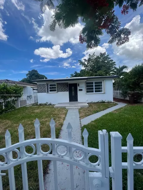 555 E 10th St, Hialeah, FL 33010