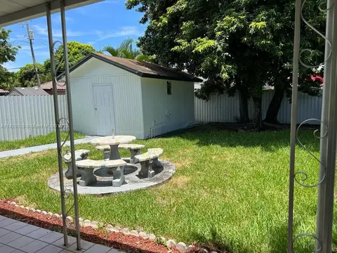 555 E 10th St, Hialeah, FL 33010 photo 25