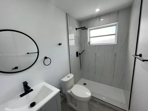 555 E 10th St, Hialeah, FL 33010 photo 18
