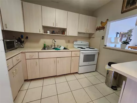 1075 W 68th St #119, Hialeah, FL 33014 photo 5