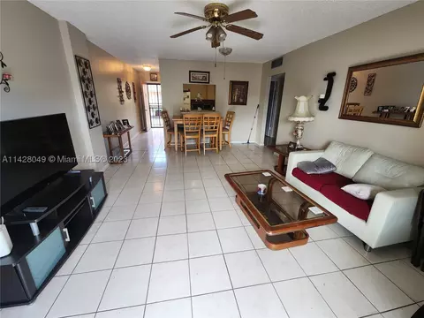 1075 W 68th St #119, Hialeah, FL 33014 photo 1