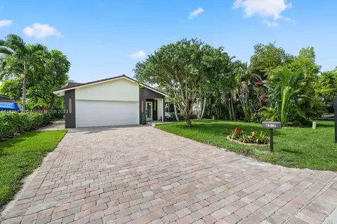 2512 SE 13th Ct, Pompano Beach, FL 33062