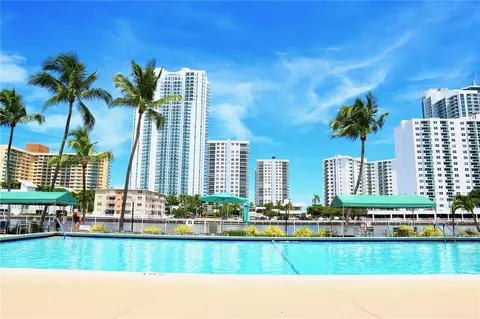 1000 Parkview Dr #531, Hallandale Beach, FL 33009