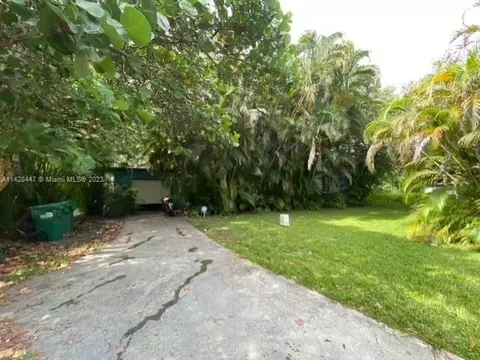 545 NW 91st St, Miami, FL 33150