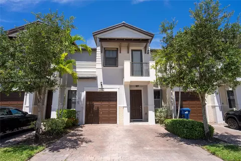 5910 NW 104th Path, Doral, FL 33178