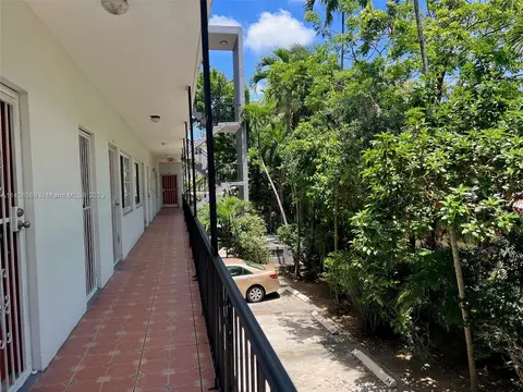 435 NE 121st St #207, North Miami, FL 33161